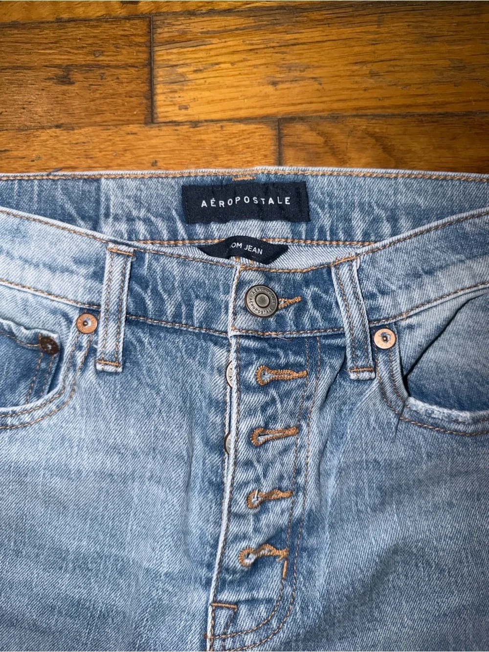 Aeropostale High Rise Button Fly Light Wash Mom Jeans